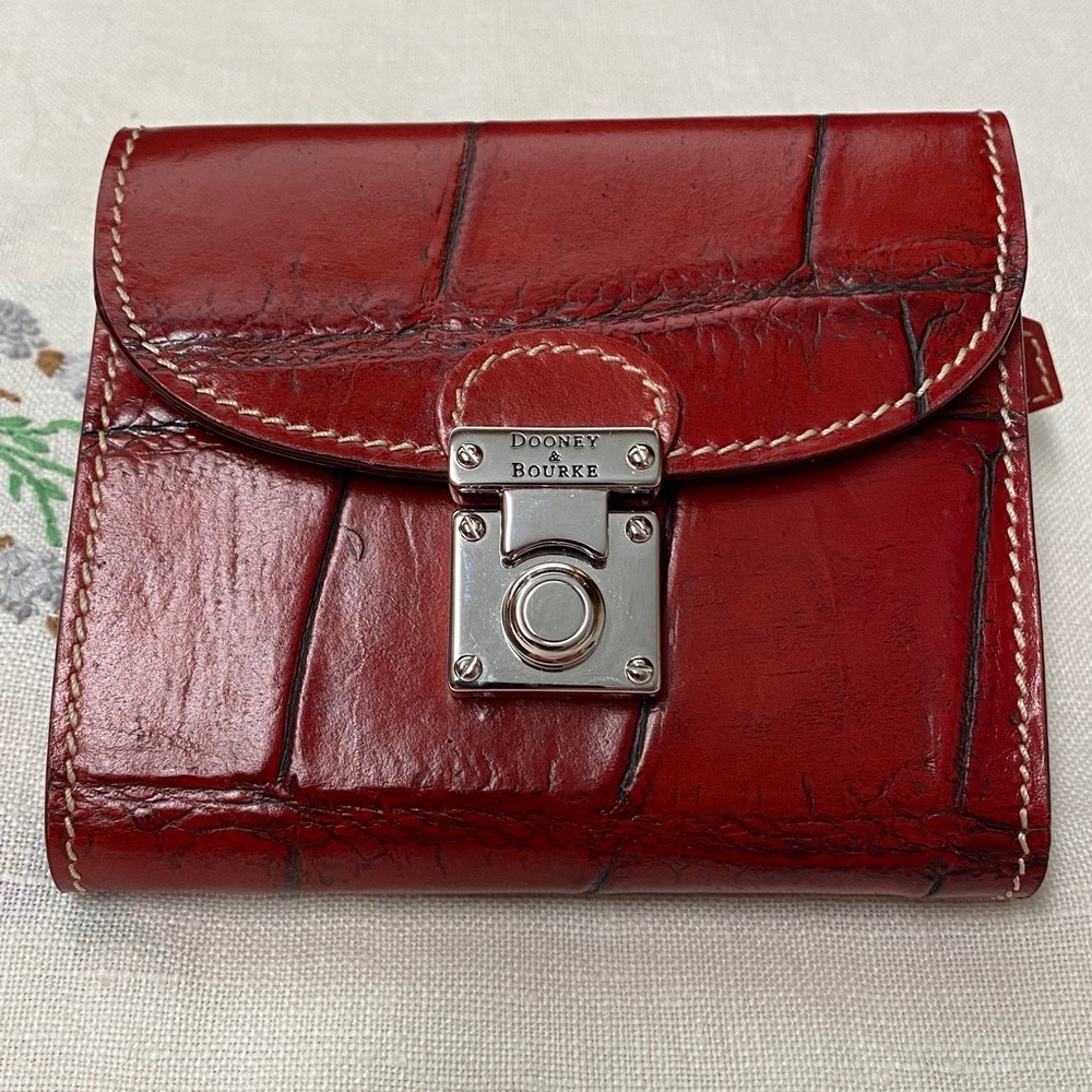 NWT Dooney & Bourke Alto Crimson Croc Embossed Leather Wallet Made in Italy 🇮🇹 - Picture 2 of 12